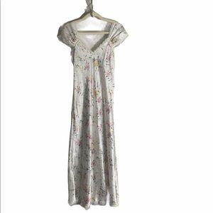 Dior capped sleeve lace trimmed night gown